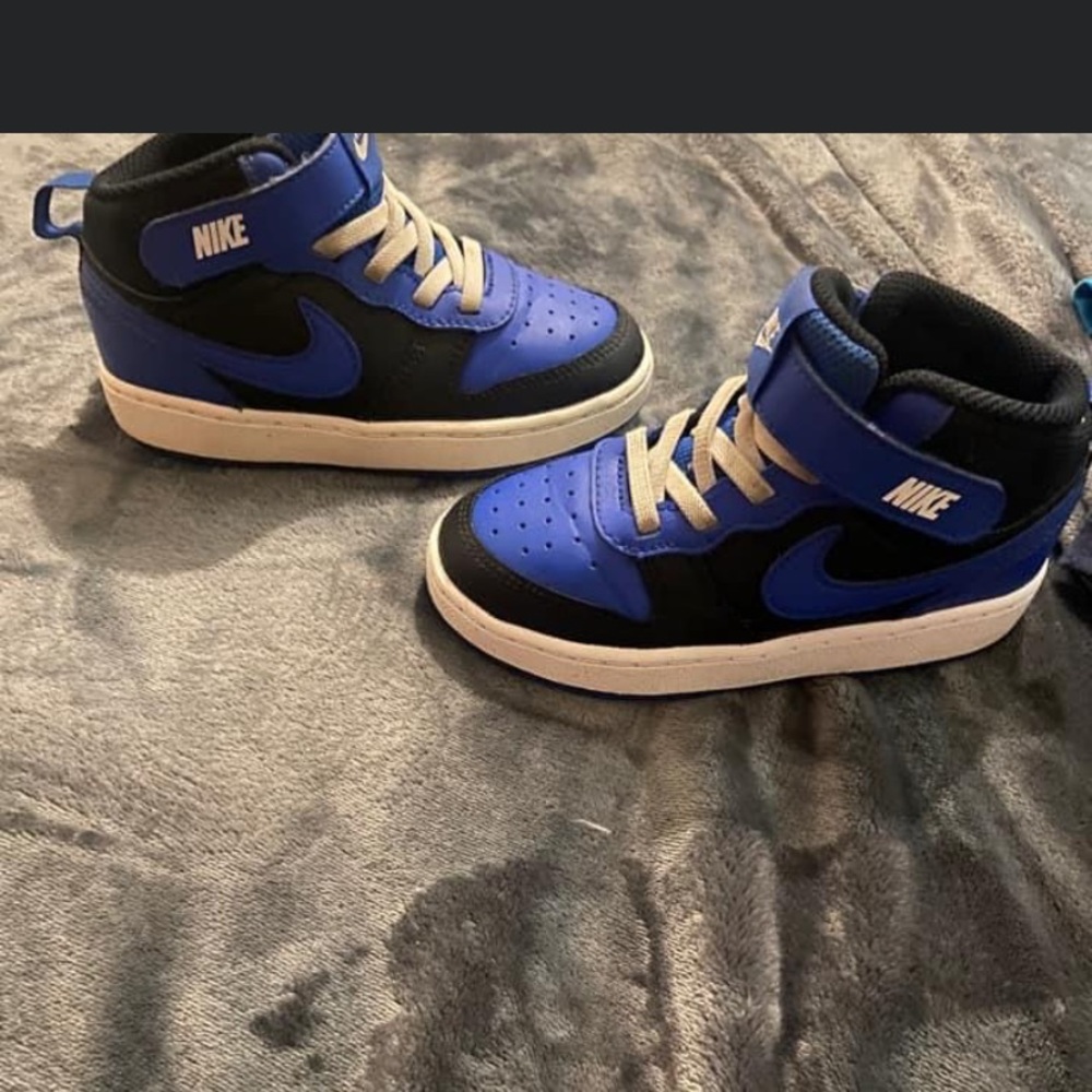 Nike boys size 9